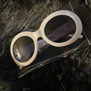 Large frame fashion sunglasses